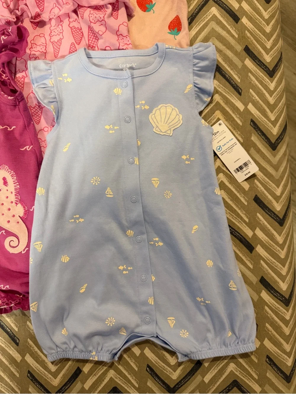 Bundle of 6 onesie/romper outfits - 12 Months